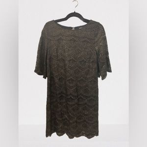 Black & gold scalloped lace shift dress